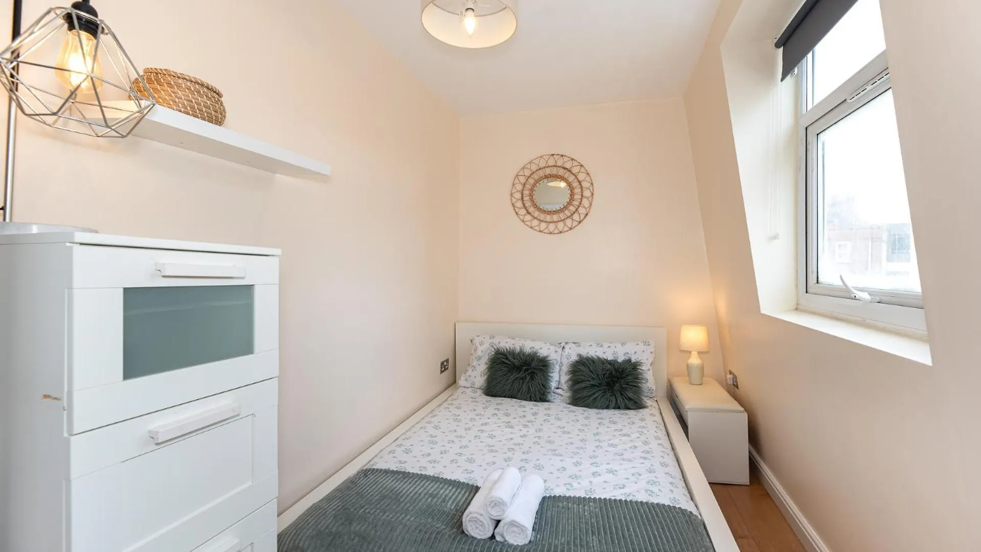 Apartment Lovely 3 Bedroom Flat , Aldgate, Tower Hill, Whitechapel London