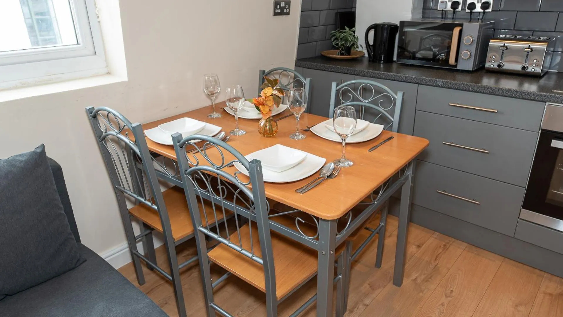 Lovely 3 Bedroom Flat , Aldgate, Tower Hill, Whitechapel London United Kingdom