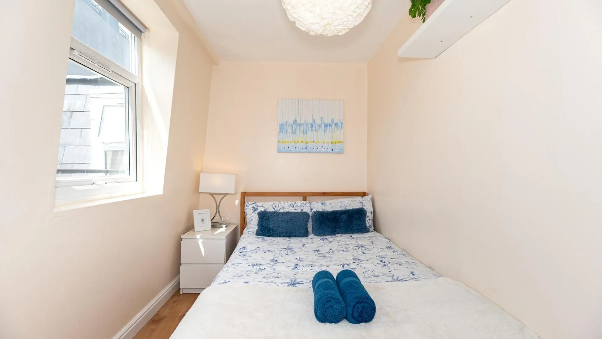 Lovely 3 Bedroom Flat , Aldgate, Tower Hill, Whitechapel London United Kingdom
