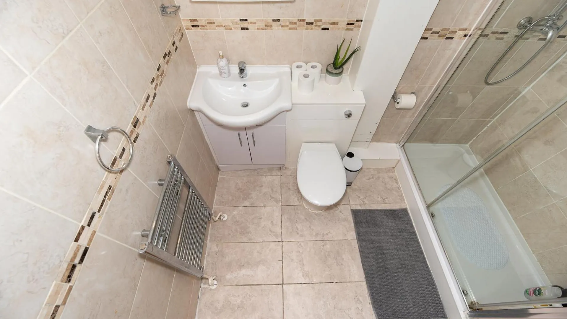Apartment Lovely 3 Bedroom Flat , Aldgate, Tower Hill, Whitechapel London